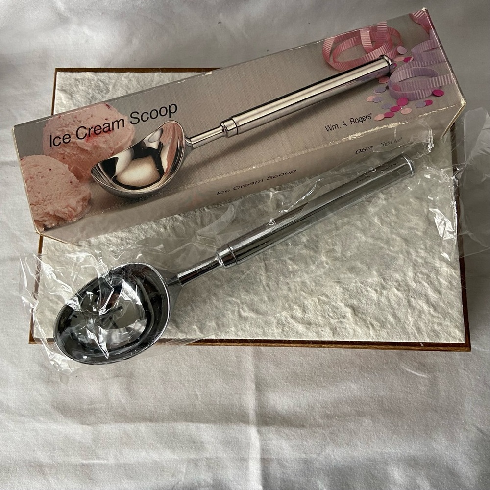 Wm. A. Rogers Vintage Oneida Silversmith Ice Cream Scoop Chrome-plated New/Box